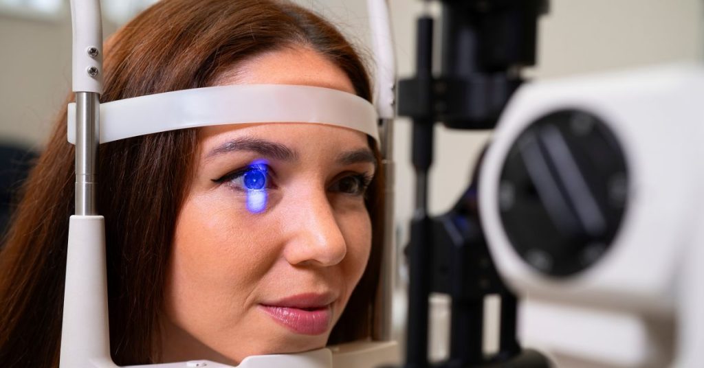 Best LASIK Surgeon in Dhaka